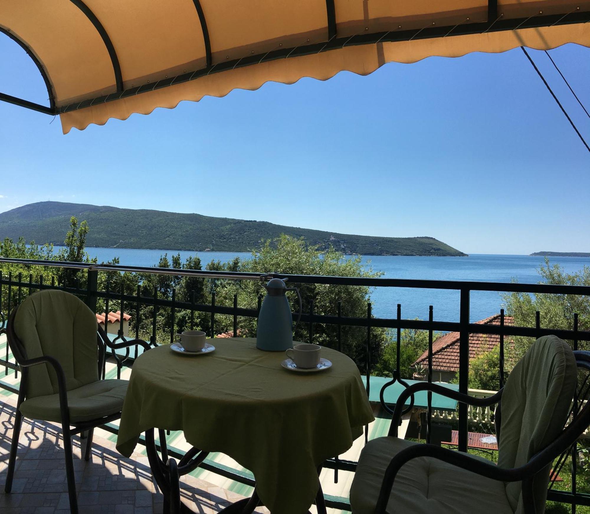 Garni Hotel Bokeska Noc Herceg Novi Exterior foto